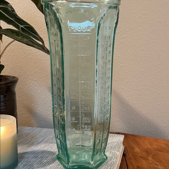 Vintage Italian Green Glass Measuring Beaker | Vaso Dosatore | 26oz Hexagonal Ki - Picture 3 of 9